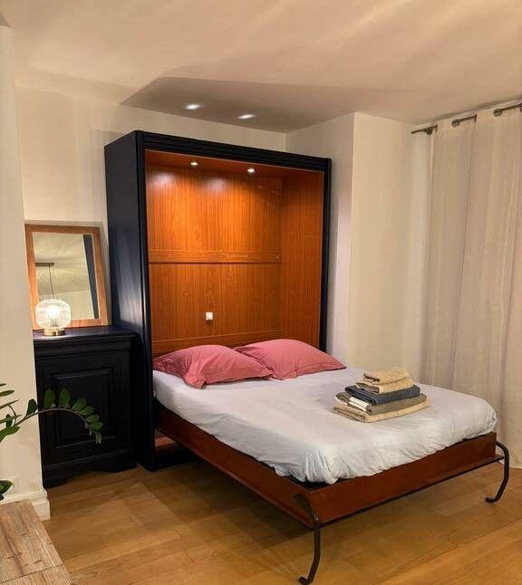 
                                                Location
                                                 Beau studio meublé 36m² très lumineux avec balcon