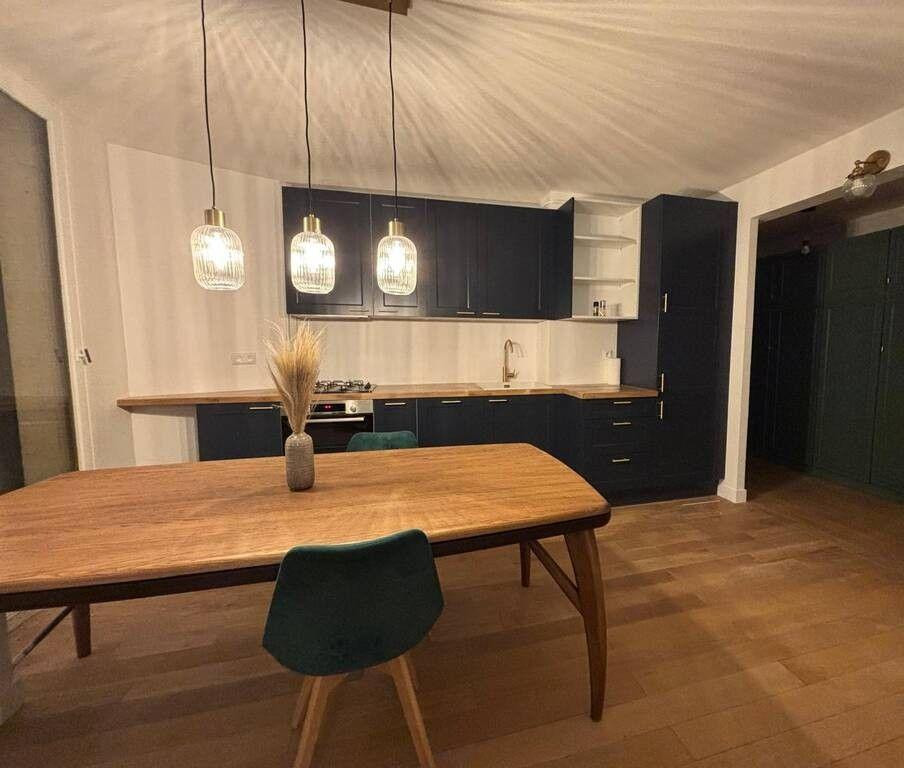
                                                Location
                                                 Beau studio meublé 36m² très lumineux avec balcon