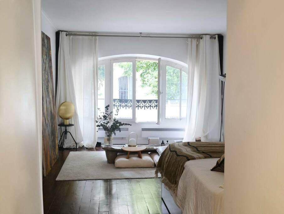 
                                                Location
                                                 Beau studio meublé 38m² Marais courte durée