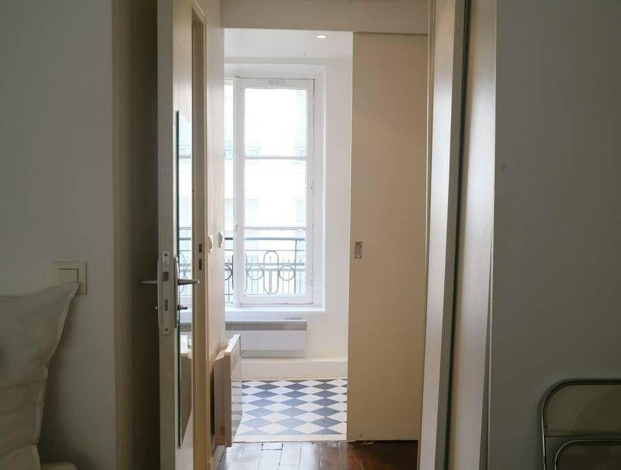
                                                Location
                                                 Beau studio meublé 38m² Marais courte durée