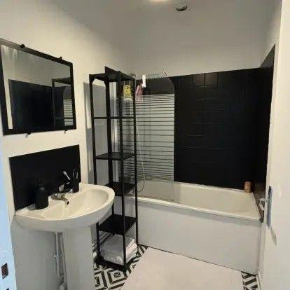 
                                                Location
                                                 Beau studio meublé 49m² courte durée