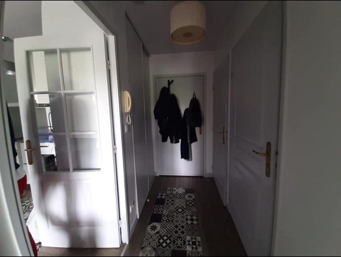 
                                                Location
                                                 Beau studio meublé