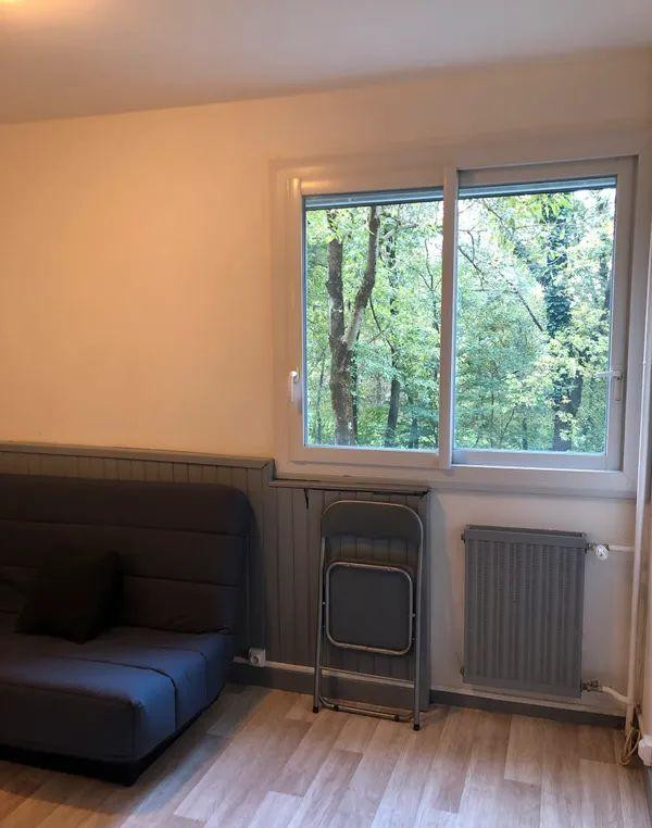 
                                                Location
                                                 Beau studio meublé à Grenoble
