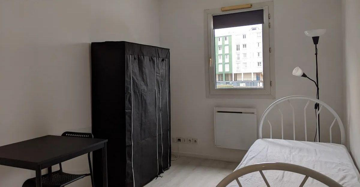 
                                                Location
                                                 Beau studio meublé à louer de 15 m²