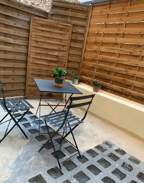 
                                                Location
                                                 Beau studio meublé avec terrasse au centre de Nice