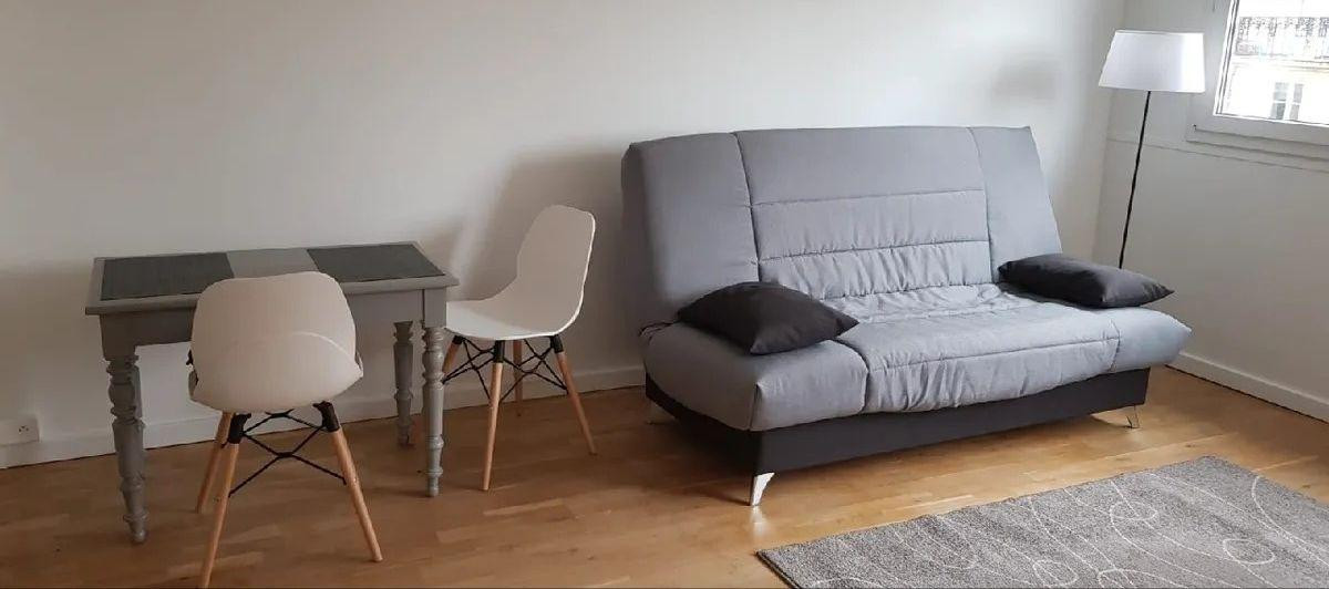 
                                                Location
                                                 Beau studio meublé bien équipé 32m² lumineux