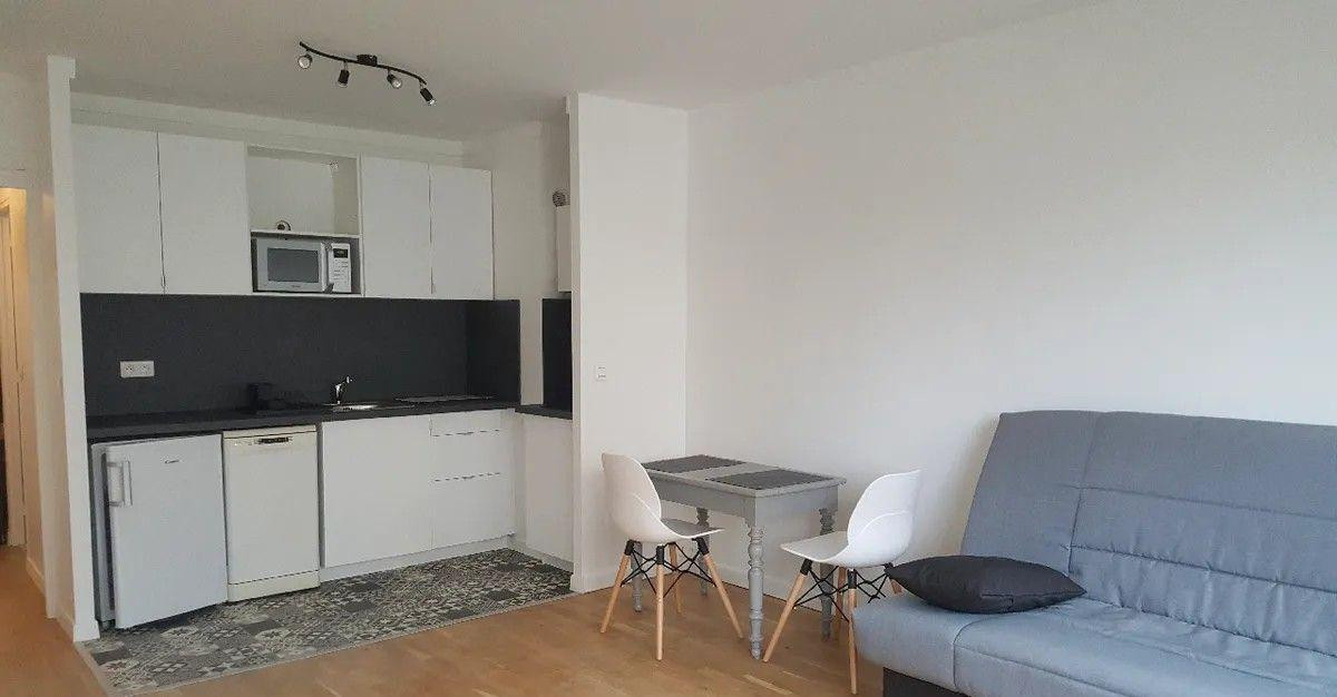 
                                                Location
                                                 Beau studio meublé bien équipé 32m² lumineux