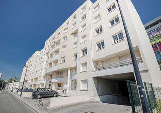 
                                                Location
                                                 Beau studio meublé dans résidence étudiante