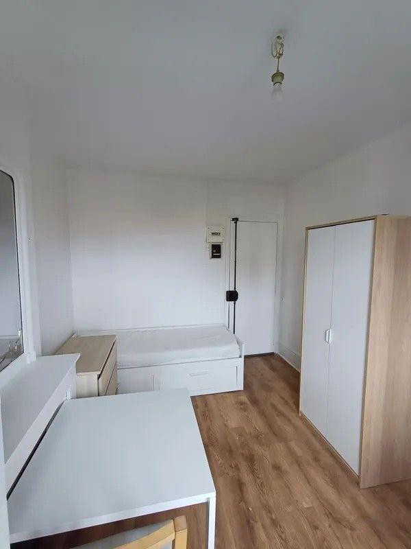 
                                                Location
                                                 Beau studio meublé de 12m² Mouffetard/Gobelins