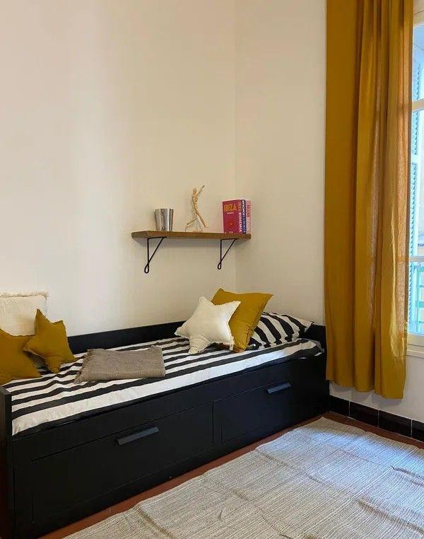 
                                                Location
                                                 Beau studio meublé de 18m²