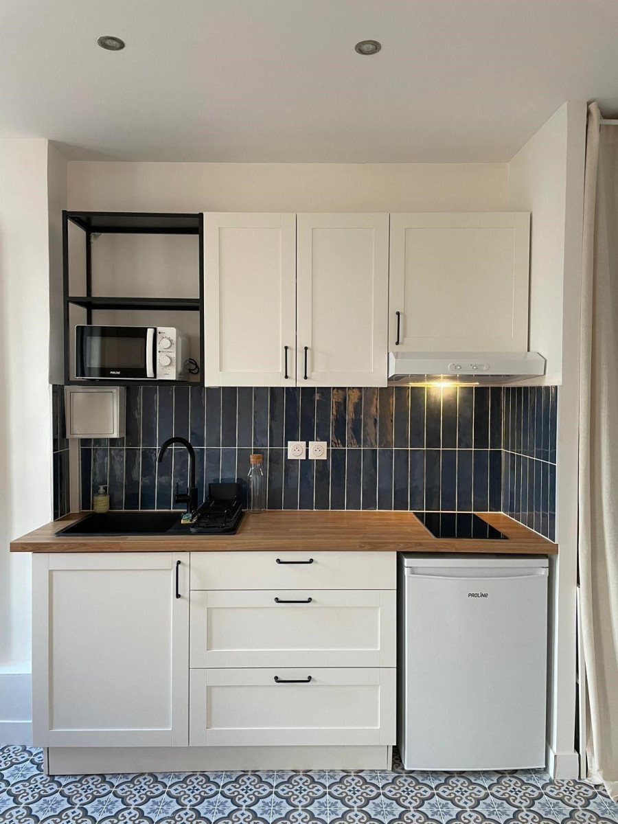 
                                                Location
                                                 Beau studio meublé de 19,5m² calme sans vis à vis