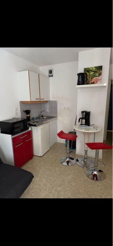 
                                                Location
                                                 Beau studio meublé de 20m² au calme