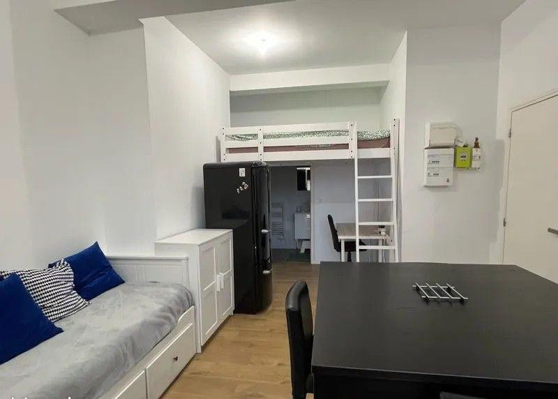 
                                                Location
                                                 Beau studio meublé de 22m² lumineux et calme