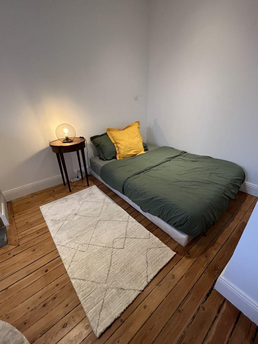 
                                                Location
                                                 Beau studio meublé de 24m2 refait à neuf Lyon 8