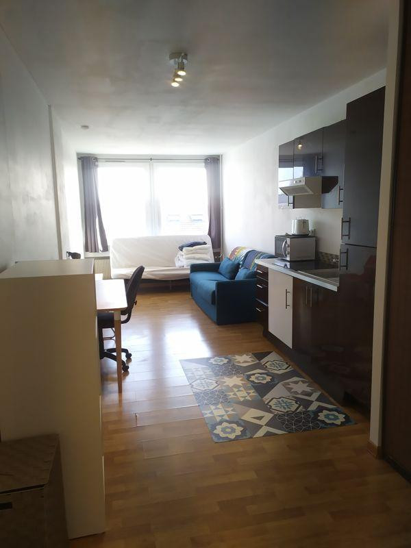 
                                                Location
                                                 Beau studio meublé de 25 m² au 110 cours Tolstoï