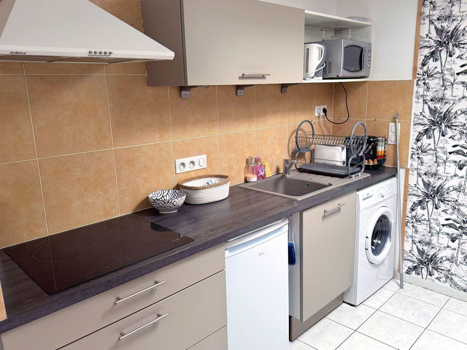 
                                                Location
                                                 Beau studio meublé de 25m² avec terrasse