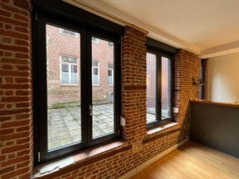 
                                                Location
                                                 Beau studio meublé de 29 m2 rénové