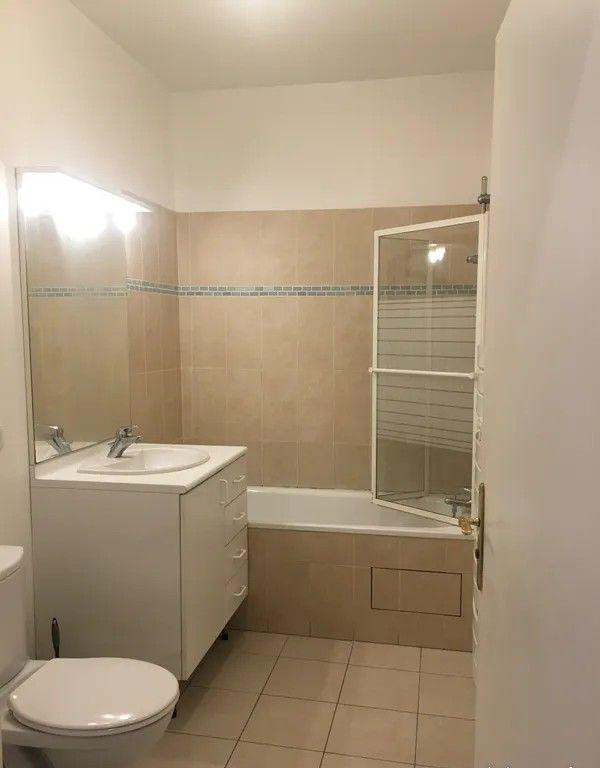 
                                                Location
                                                 Beau studio meublé de 29m² avec terrasse/jardin