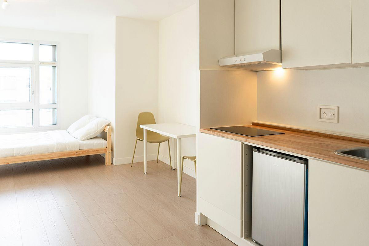 
                                                Location
                                                 Beau studio meublé de 31m²