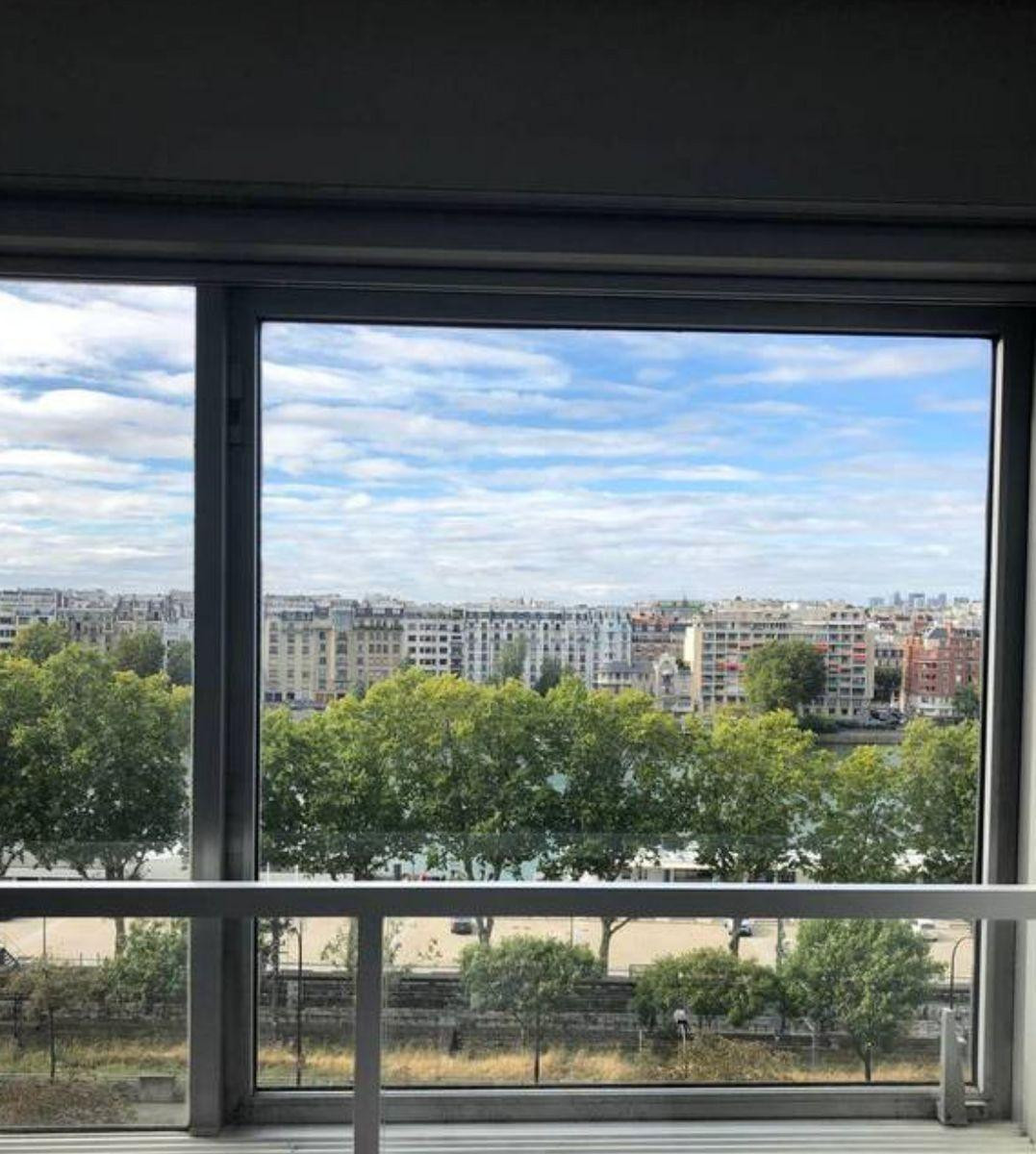 
                                                Location
                                                 Beau studio meublé et équipé 17m²