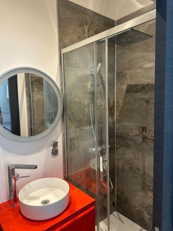 
                                                Location
                                                 Beau studio meublé et rénové 23m² Mezzanine