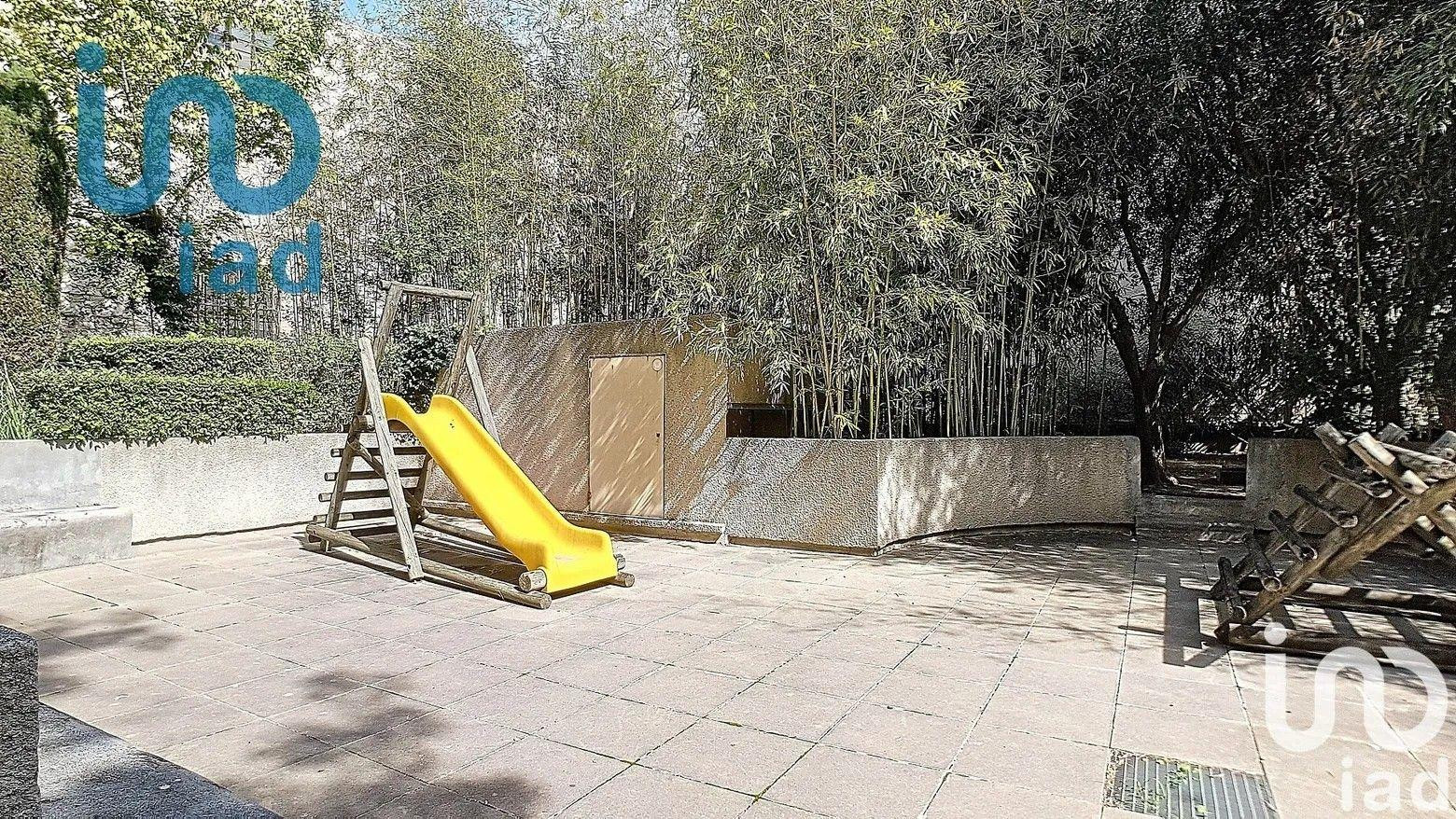 
                                                Location
                                                 Beau studio meublé et rénové 26m² lumineux