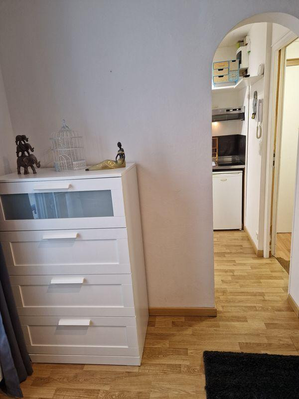 
                                                Location
                                                 Beau studio meublé LES ABBESSES MONTMARTRE