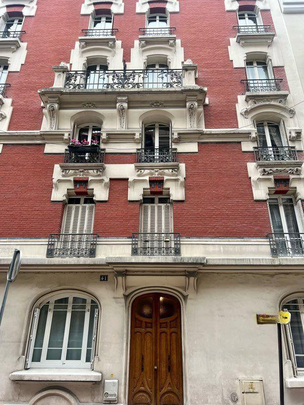 
                                                Location
                                                 Beau studio meublé Levallois Perret proche metro