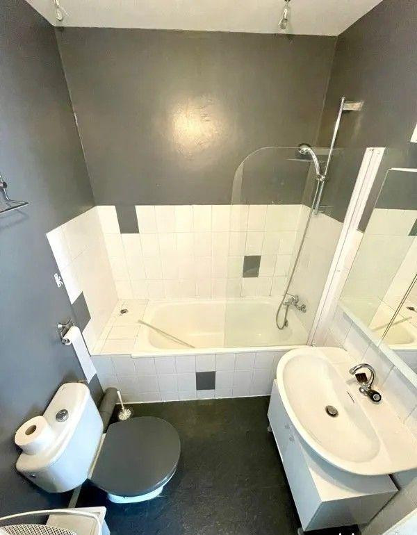 
                                                Location
                                                 Beau studio meublé lumineux de 27 m²