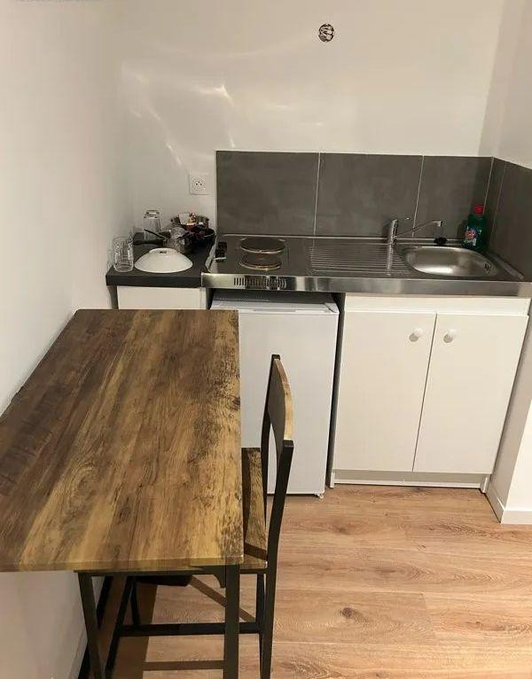 
                                                Location
                                                 Beau studio meublé neuf 14m² gare de Loos