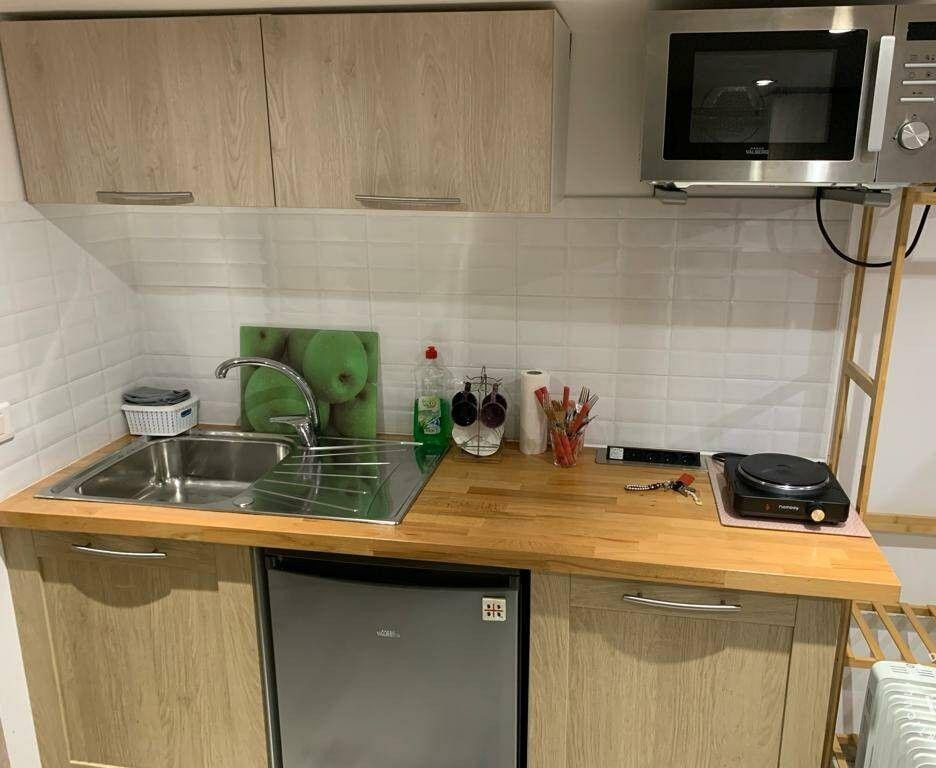 
                                                Location
                                                 Beau studio meublé neuf 20 m² entièrement équipé