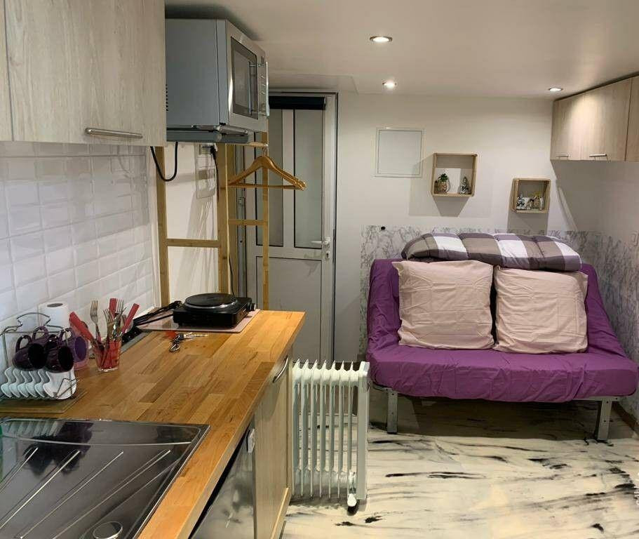 
                                                Location
                                                 Beau studio meublé neuf 20 m² entièrement équipé