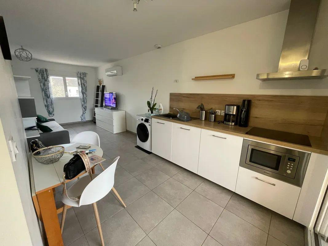 
                                                Location
                                                 Beau studio meublé neuf 35m² quartier Minimes