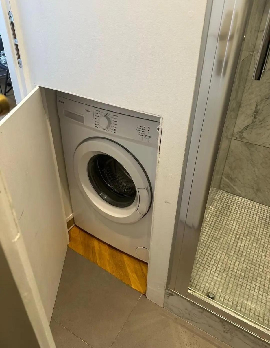 
                                                Location
                                                 Beau studio meublé rénové 24 m²