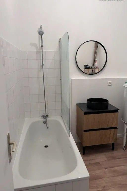 
                                                Location
                                                 Beau studio meublé rénové 24m² Ile de Versailles