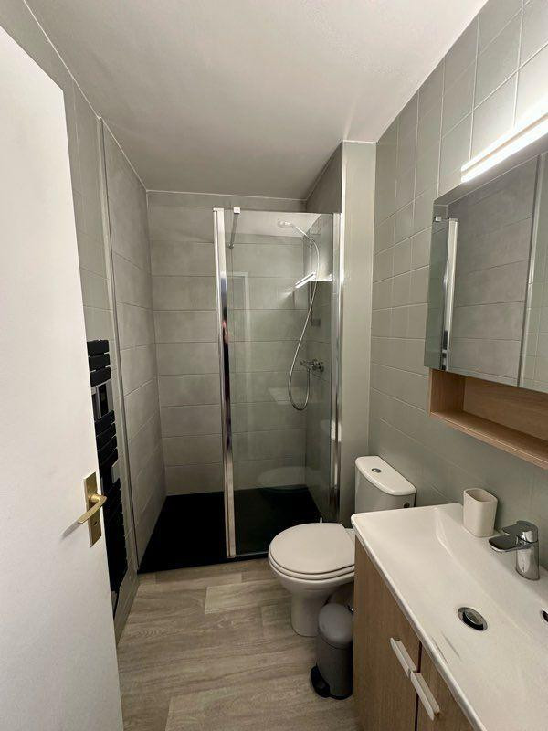 
                                                Location
                                                 Beau studio meublé rénové 25m² – Tout équipé