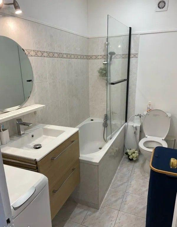 
                                                Location
                                                 Beau studio meublé rénové 30m² calme et lumineux