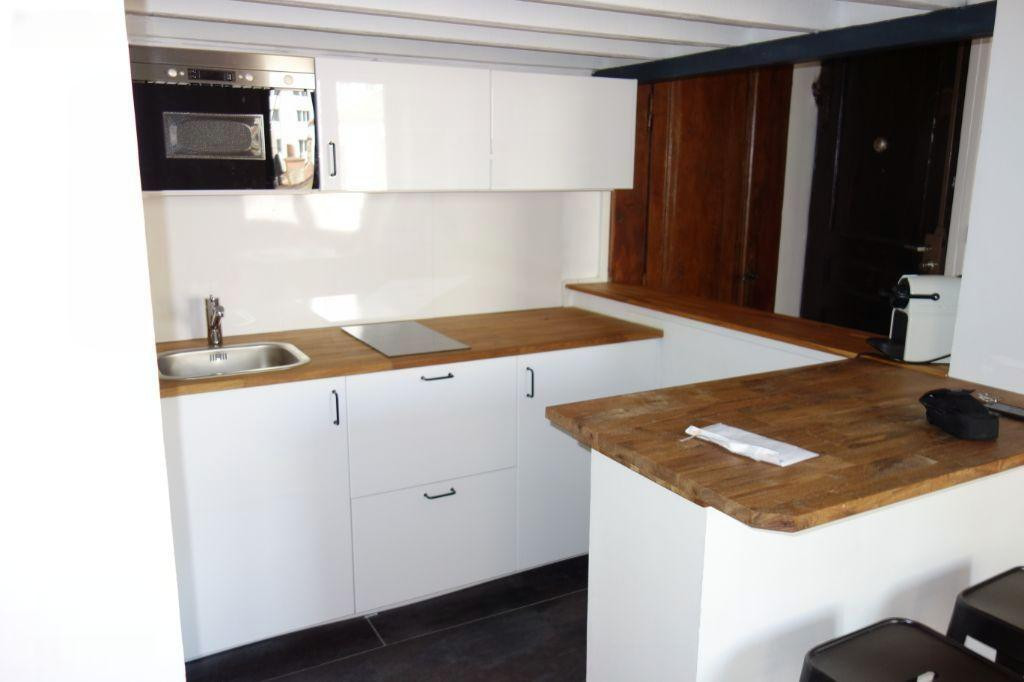 
                                                Location
                                                 Beau studio meublé rénové 33m²  rue Masséna