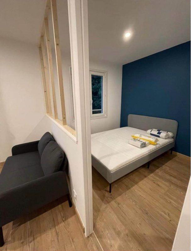 
                                                Location
                                                 Beau studio meublé tout inclus proche Saint Eloi