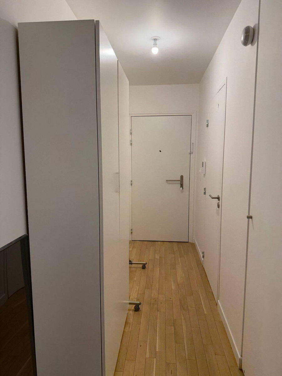 
                                                Location
                                                 Beau studio neuf et meublé 33m²