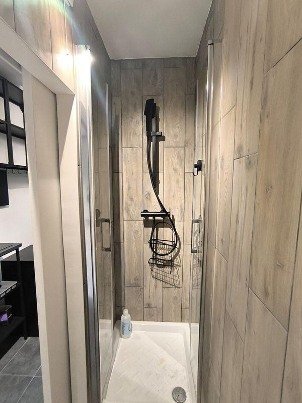 
                                                Location
                                                 Beau studio neuf meublé 10m² Saint James