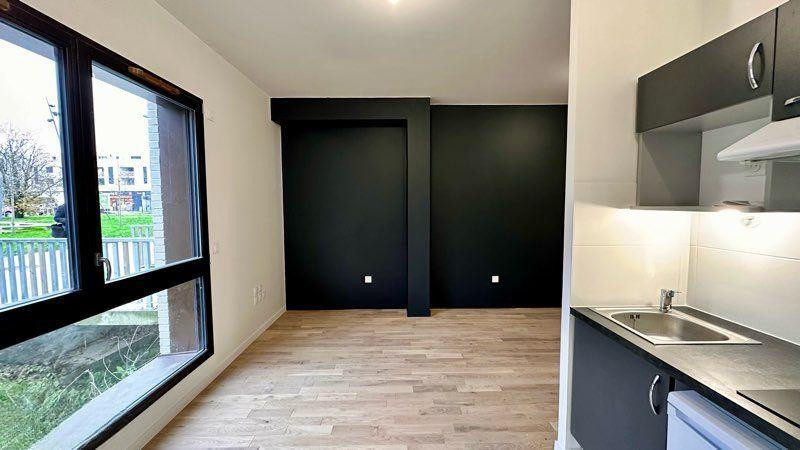 
                                                Location
                                                 Beau studio neuf meublé lumineux