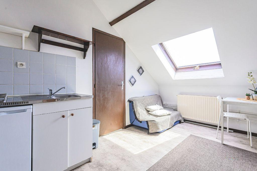 
                                                Location
                                                 Beau studio Paris 3è Beaubourg