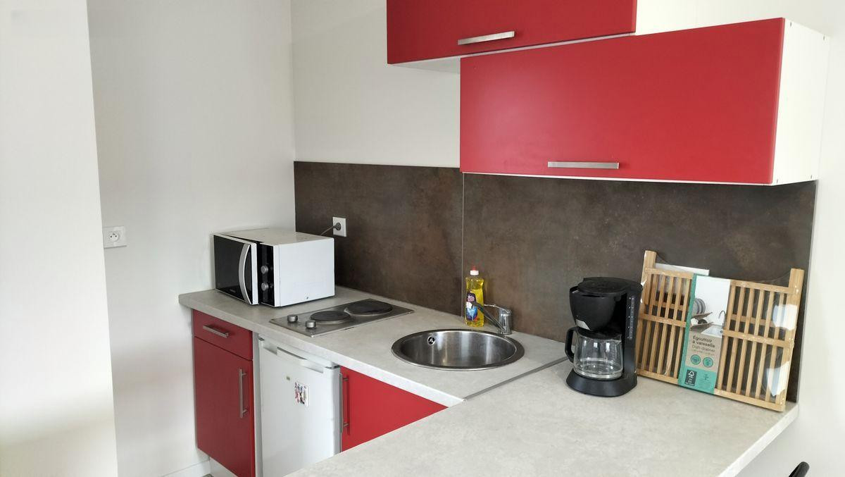 
                                                Location
                                                 Beau studio. Quartier Beauregard