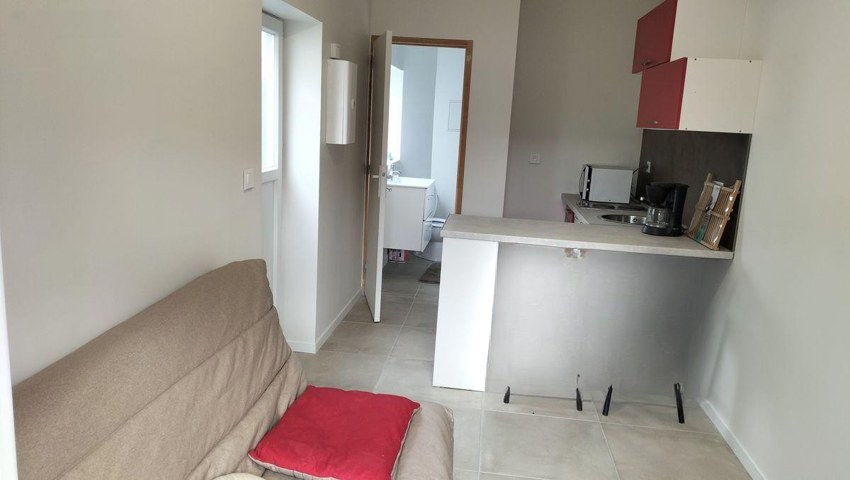 
                                                Location
                                                 Beau studio. Quartier Beauregard