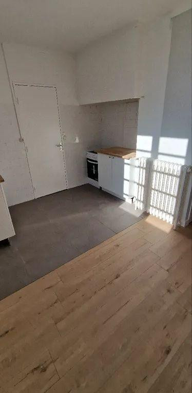 
                                                Location
                                                 Beau studio refait à neuf de 28m2 à la Garonnette