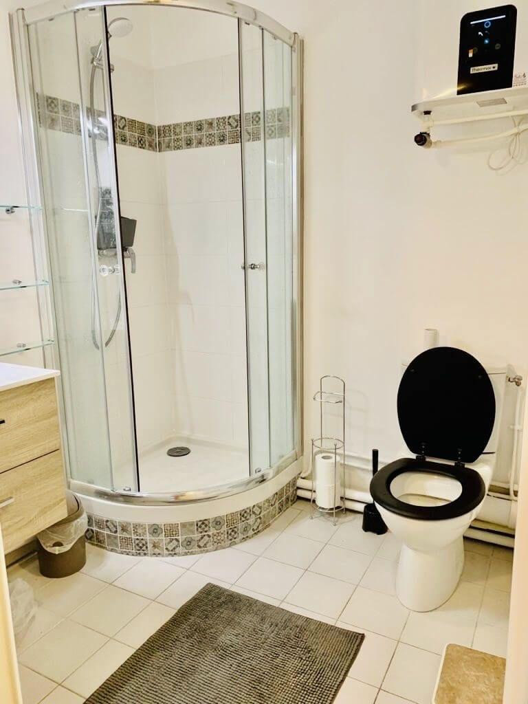 
                                                Location
                                                 Beau studio rénové 27m² avec jardin et terrasse