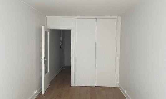 
                                                Location
                                                 Beau studio rénové + baignoire Paris 17è