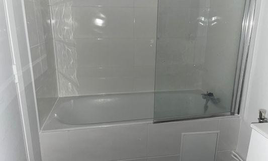 
                                                Location
                                                 Beau studio rénové + baignoire Paris 17è