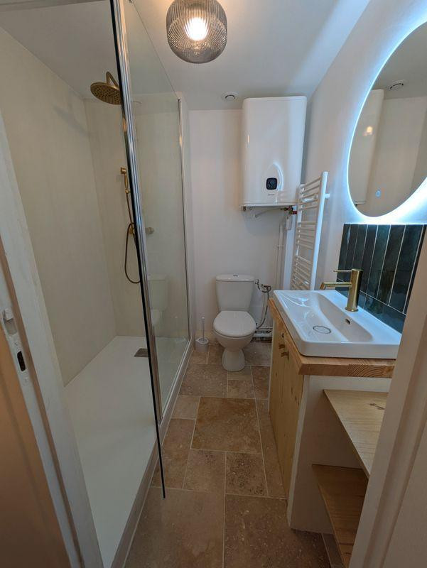 
                                                Location
                                                 Beau studio rénové et meublé 22m² Proche centre